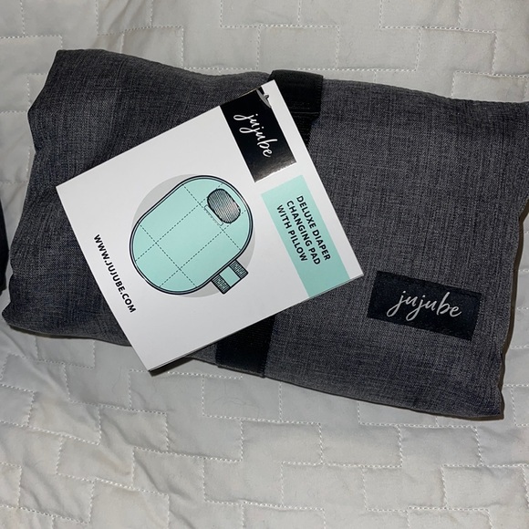 JUJUBE Diaper Bag Black NWOT & Jujube Deluxe Changing Pad With Pillow NWT - Picture 2 of 11